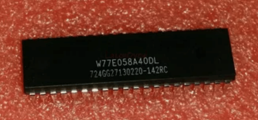Forniamo servizi professionali per situazioni in cui l'accesso al firmware è limitato su MCU protette Winbond W77E058A40DL. Che il chip richieda operazioni di cracking, decrittografia, lettura, copia, replica, sblocco o dump, abbiamo esperienza nella gestione di strutture di memoria protette e sicure all'interno di questa specifica architettura di microcontrollore crittografato Winbond W77E058A40DL. Il nostro obiettivo non è solo recuperare il file binario o esadecimale, ma anche garantire che sia utilizzabile per la programmazione, l'analisi, la duplicazione o l'archiviazione a lungo termine. Il recupero o il dump del firmware archiviato dal microprocessore di protezione Winbond W77E058A40DL è spesso necessario per: continuare la produzione di prodotti, riparare o ripristinare apparecchiature malfunzionanti, replicare o clonare componenti per aumentare la produzione, modificare o aggiornare la logica del firmware, migrare progetti legacy su nuove piattaforme MCU, proteggere la continuità della proprietà intellettuale. Questi processi garantiscono la manutenzione a lungo termine e l'affidabilità del sistema laddove non sia rimasta alcuna documentazione di progettazione.