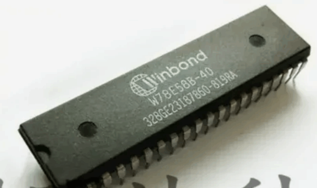 Ofrecemos servicios profesionales para situaciones donde el acceso al firmware está restringido en el MCU Winbond W77E058A40DL protegido. Ya sea que el chip requiera descifrado, lectura, copia, replicación, desbloqueo o volcado, contamos con experiencia en el manejo de estructuras de memoria seguras y protegidas dentro de esta arquitectura específica de microcontrolador encriptado Winbond W77E058A40DL. Nuestro objetivo no es solo recuperar el archivo binario o hexadecimal, sino también garantizar que sea utilizable para programación, análisis, duplicación o archivado a largo plazo. Recuperar o volcar el firmware archivado del microprocesador protector Winbond W77E058A40DL suele ser necesario para: continuar fabricando productos, reparar o restaurar equipos defectuosos, replicar o clonar piezas para escalar la producción, modificar o actualizar la lógica del firmware, migrar diseños heredados a nuevas plataformas de MCU y proteger la continuidad de la propiedad intelectual. Estos procesos garantizan el mantenimiento a largo plazo y la confiabilidad del sistema donde no se conserva la documentación de diseño.