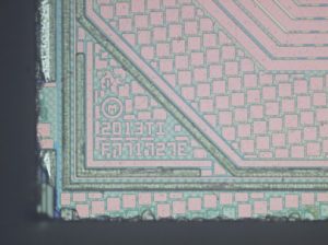 Copy Microcontroller Chip NXP P87LPC767FN