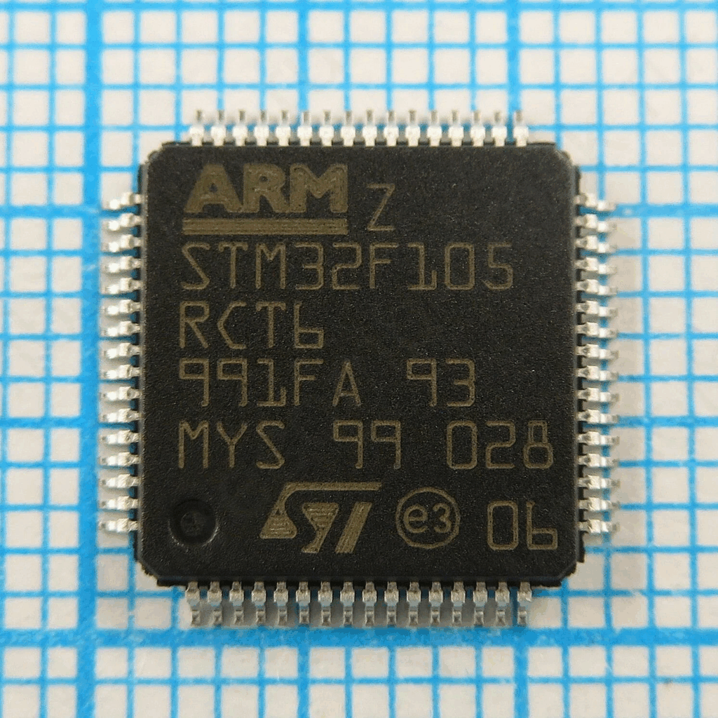 Zabezpečené mikrokontroléry STMicroelectronics STM32F105RCT6 zahrnují záměrné ochrany, které zabraňují neoprávněnému kopírování nebo manipulaci. Tyto ochrany, nezbytné pro duševní vlastnictví a bezpečnost, vytvářejí několik netriviálních překážek pro obnovu zabezpečených mikrokontrolérů STMicroelectronics STM32F105RCT6: Ochrana proti čtení a konfigurační zámky, které blokují standardní nástroje v získávání obsahu flash/EEPROM. Šifrované nebo zatemněné binární soubory, které vyžadují pečlivou analýzu, aby se staly smysluplnými artefakty. Chování proti neoprávněné manipulaci, které riskuje poškození paměti, pokud se zařízeními zachází nesprávně. Částečná nebo poškozená data, kde rekonstrukce kompletního, funkčního programu vyžaduje rozsáhlé reverzní inženýrství a validaci. Profesionální služba může poskytnout cestu vpřed v souladu s předpisy. Nedestruktivní diagnostika a posouzení proveditelnosti. Forenzní zachycení a bezpečné uložení všech získaných binárních souborů nebo obrazů programu uzamčeného mikroprocesoru STMicroelectronics STM32F105RCT6. Podpora reverzního inženýrství pro rekonstrukci funkčních artefaktů, kde je to povoleno. Autorizovaná replikace, duplikace nebo plánování migrace na moderní mikrokontroléry.