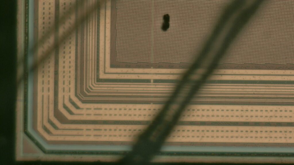 hack Microchip MCU PIC16LF777 flash memória védelem a biztosíték bit letiltásához, a PIC16LF777 flash memória programfájl és az eeprom memória adatainak kiolvasása biztosított, a fájl normál formátuma bináris kód vagy heximális kód, miután kivonták a PIC16LF777 zárolt mikroprocesszorból;