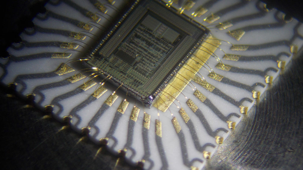 Clone MCU PIC24FJ16GA002 Program from microcontroller pic24fj16ga002 embedded memory, break pic24fj16ga002 processor fuse bit which connected CPU and memory, extract program and data from mcu flash and eeprom