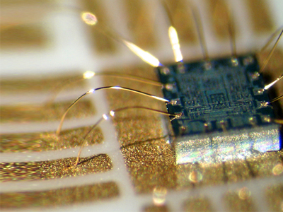 Crack Microcontroller PIC18F86K90 and extract IC Binary from embedded flash and eeprom memory, the fuse bit of MCU will be broken to disable the protection of microcontroller