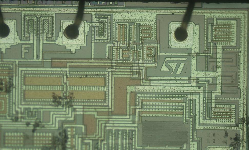 Copy PIC MCU Microchip 12F509 Flash to new microcontroller after break mcu pic12f509 fuse bit by focus ion beam technique and then extract processor pic12f509 heximal from embedded flash memory