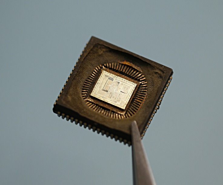 Crack Texas Instrument MSP430G2513 Microcontroller Flash Memory
