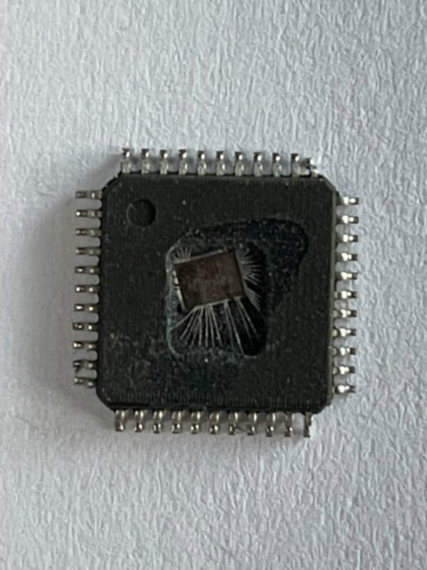 Crack NXP SPC5605BK0MLL6R Microcontroller Memory