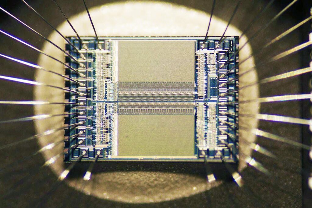 open STM32F071R8 mcu silicon package for heximal reading