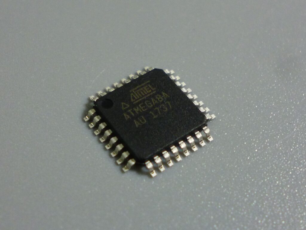 decodificar datos hexamales del microprocesador ATmega8A de su memoria flash segura, el bit fusible del microchip atmega8a será atacado, extraer firmware binario del MCU ATmega8A