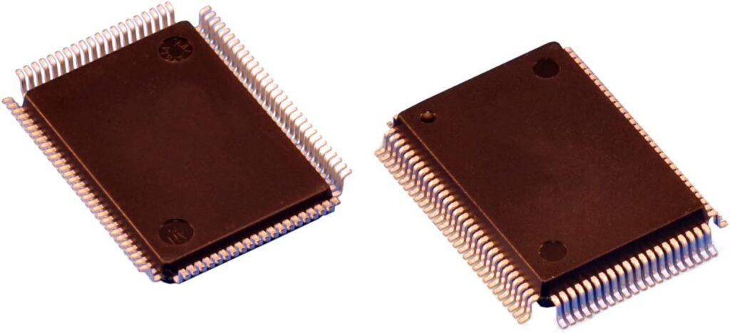 Altera CPLD EPM7064LI84-10 chip eeprom programa duplicação precisará quebrar epm7064lc68 cpld proteção do chip, o chip original cpld epm7064li84 será desencapsulado com técnica de feixe de íons de foco