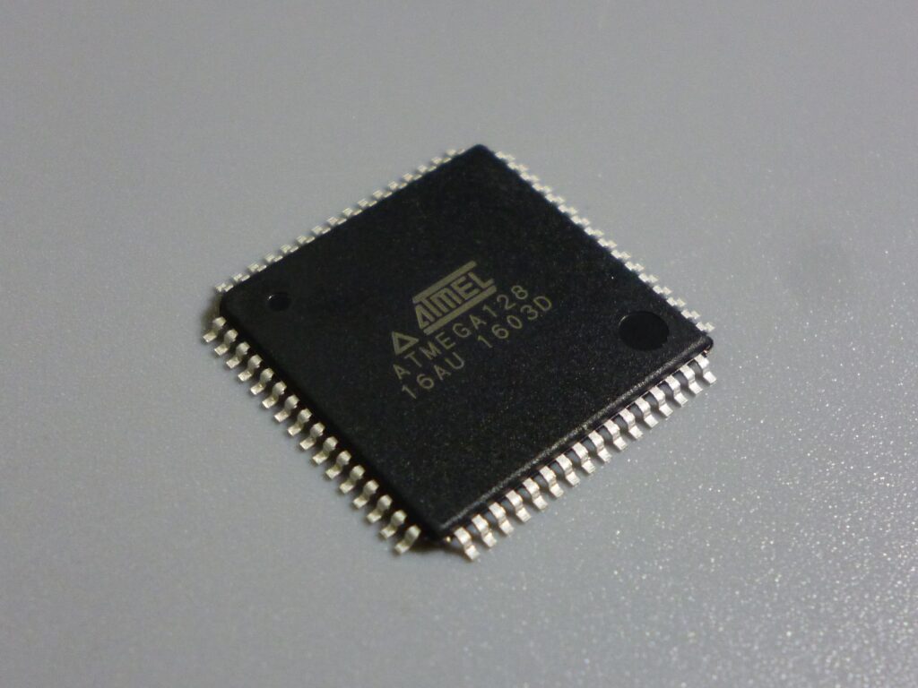 El código fuente del microcontrolador AVR ATMEGA128 La clonación comienza desde el sistema flash de protección de chip atmega128 mcu y luego extrae el firmware del microprocesador atmega128 de la memoria flash