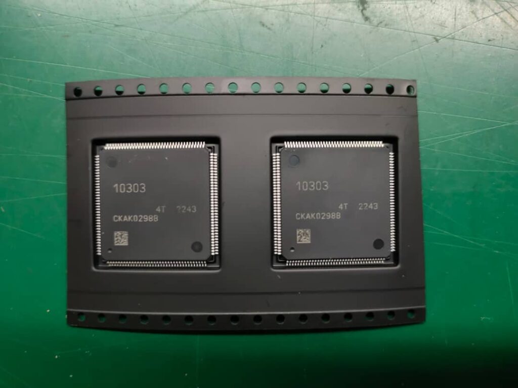 Crack Renesas R7F7010303AFP Locked Microcontroller Flash Memory